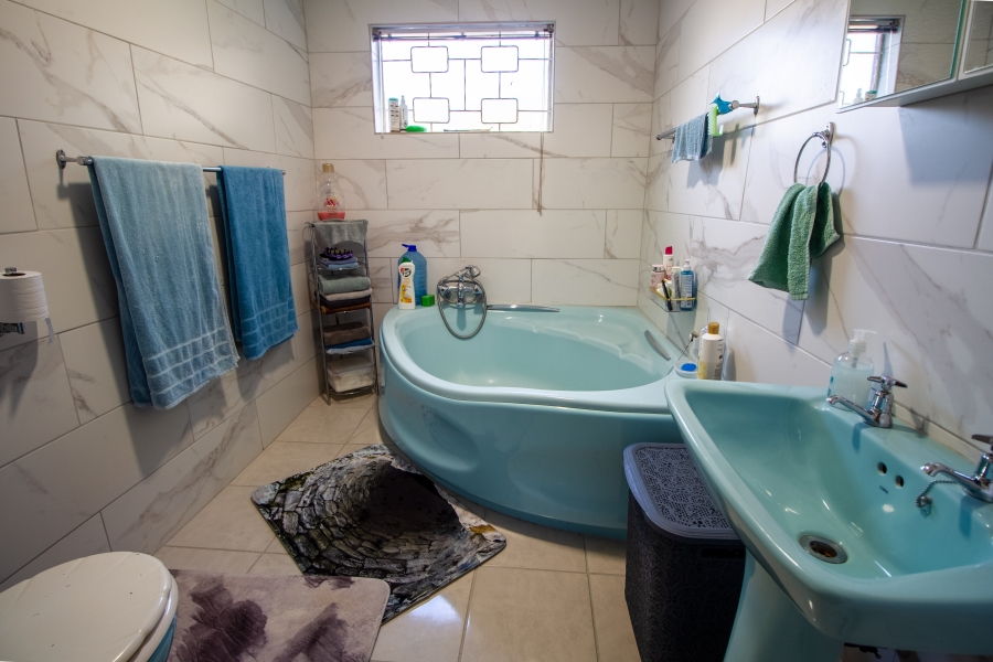5 Bedroom Property for Sale in Middelpos Northern Cape